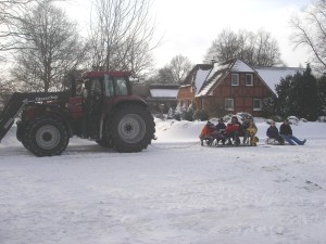 Schlittenfahrt Trecker