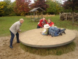 Erlebniswald Spielgeräte